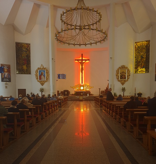 Czuwanie, Liturgia odpustowa, festyn na szczytny cel